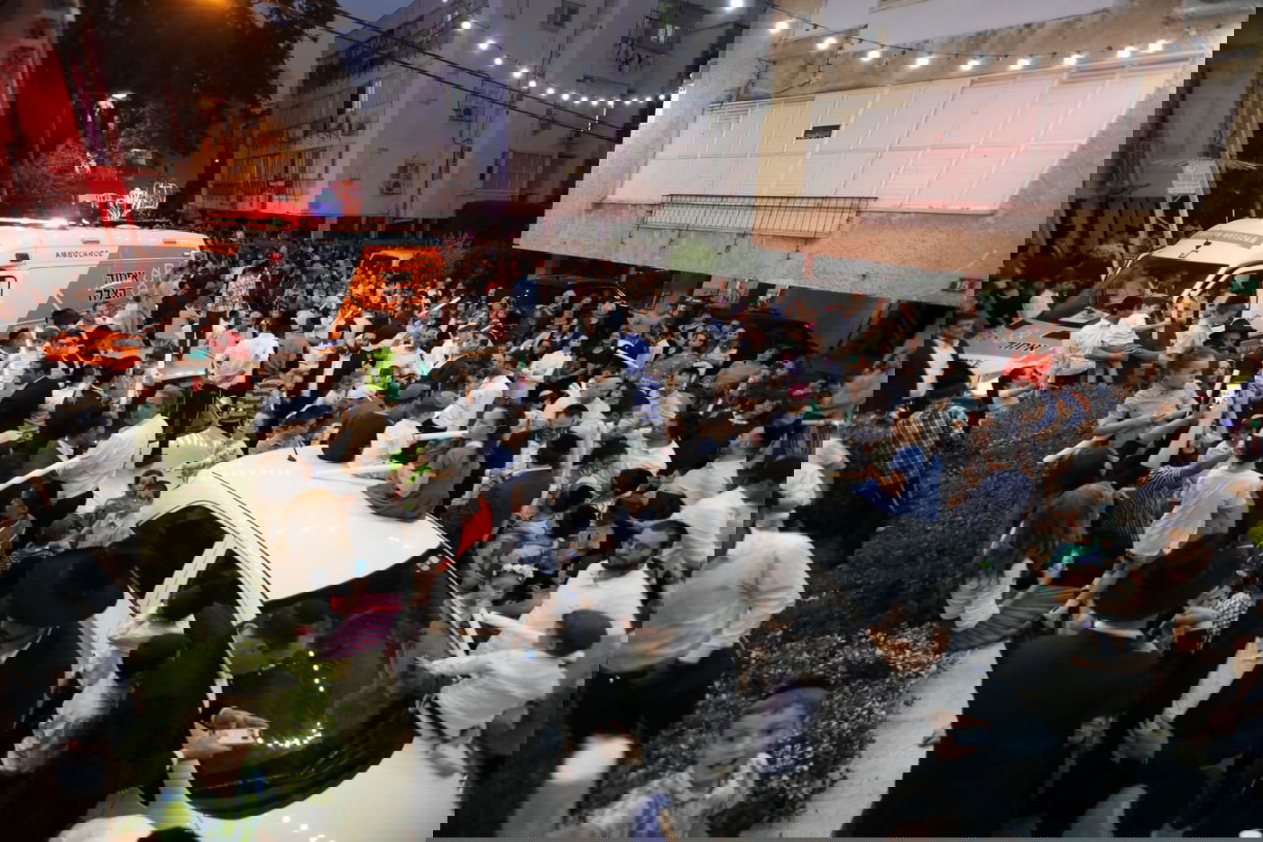 הכנסת ספר התורה שריגשה את בני ברק • תיעוד