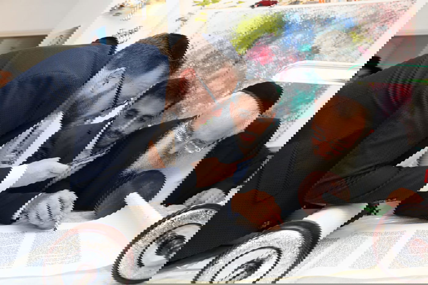 הכנסת ספר התורה שריגשה את בני ברק • תיעוד