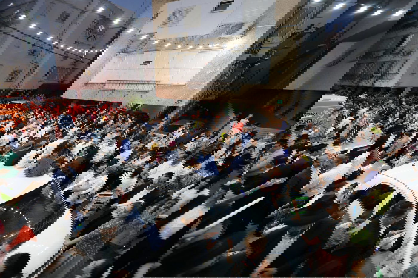 הכנסת ספר התורה שריגשה את בני ברק • תיעוד