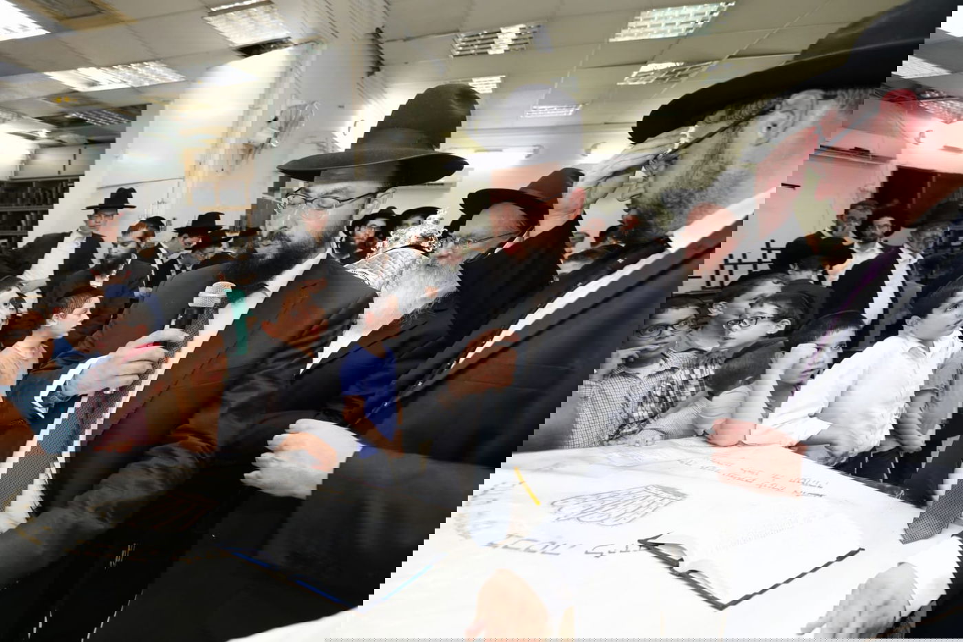 הכנסת ספר התורה שריגשה את בני ברק • תיעוד