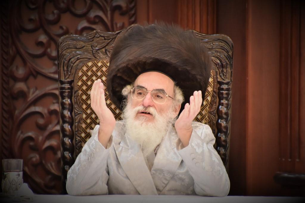 מ'התשליך' עד נעילת החג: יום כיפור ב'מרכז חסידי ויז'ניץ'