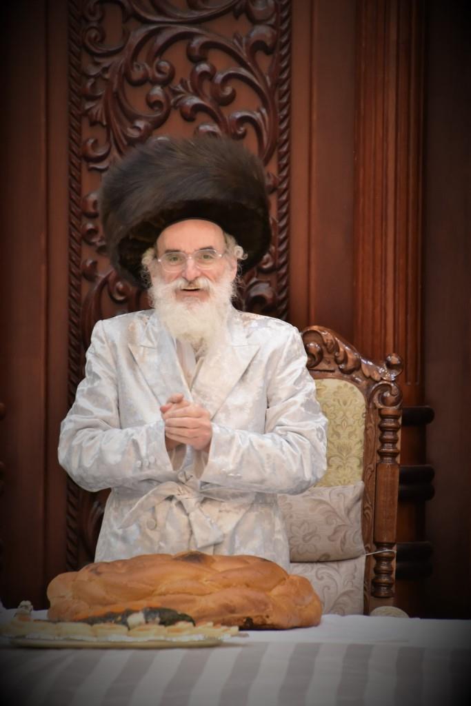 מ'התשליך' עד נעילת החג: יום כיפור ב'מרכז חסידי ויז'ניץ'