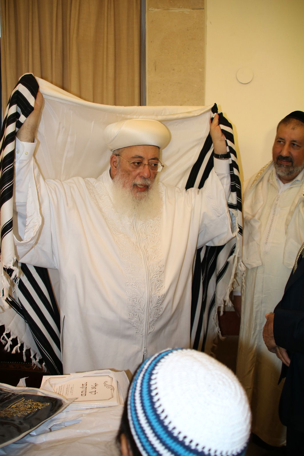 יום הכיפורים במעונו של הראשון לציון הגר"ש עמאר