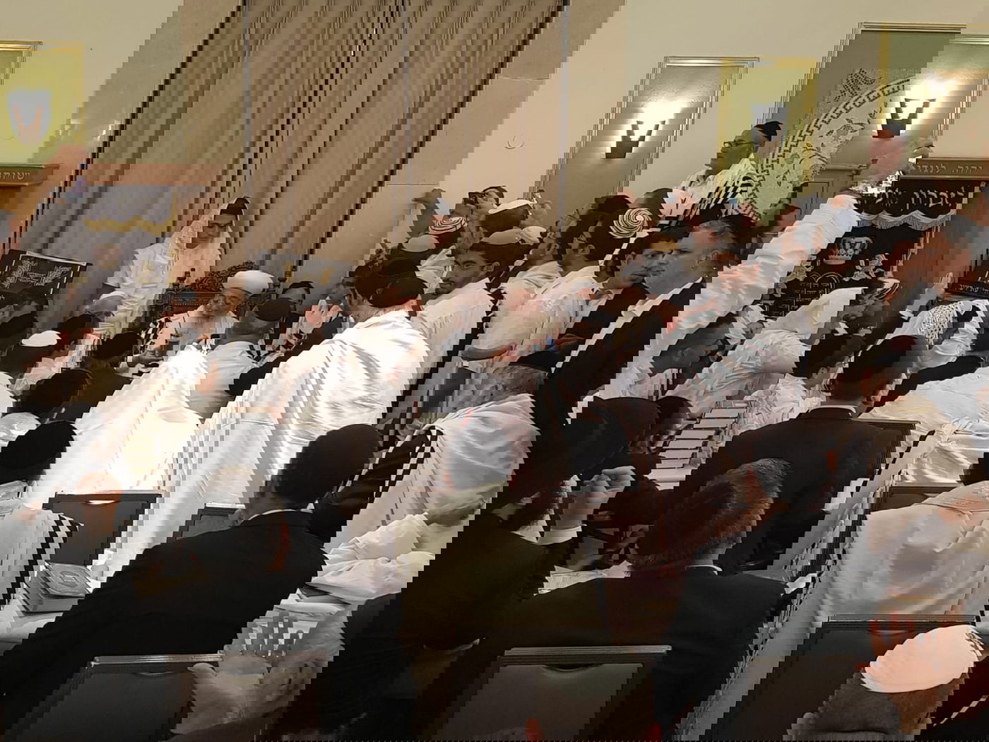 יום הכיפורים במעונו של הראשון לציון הגר"ש עמאר