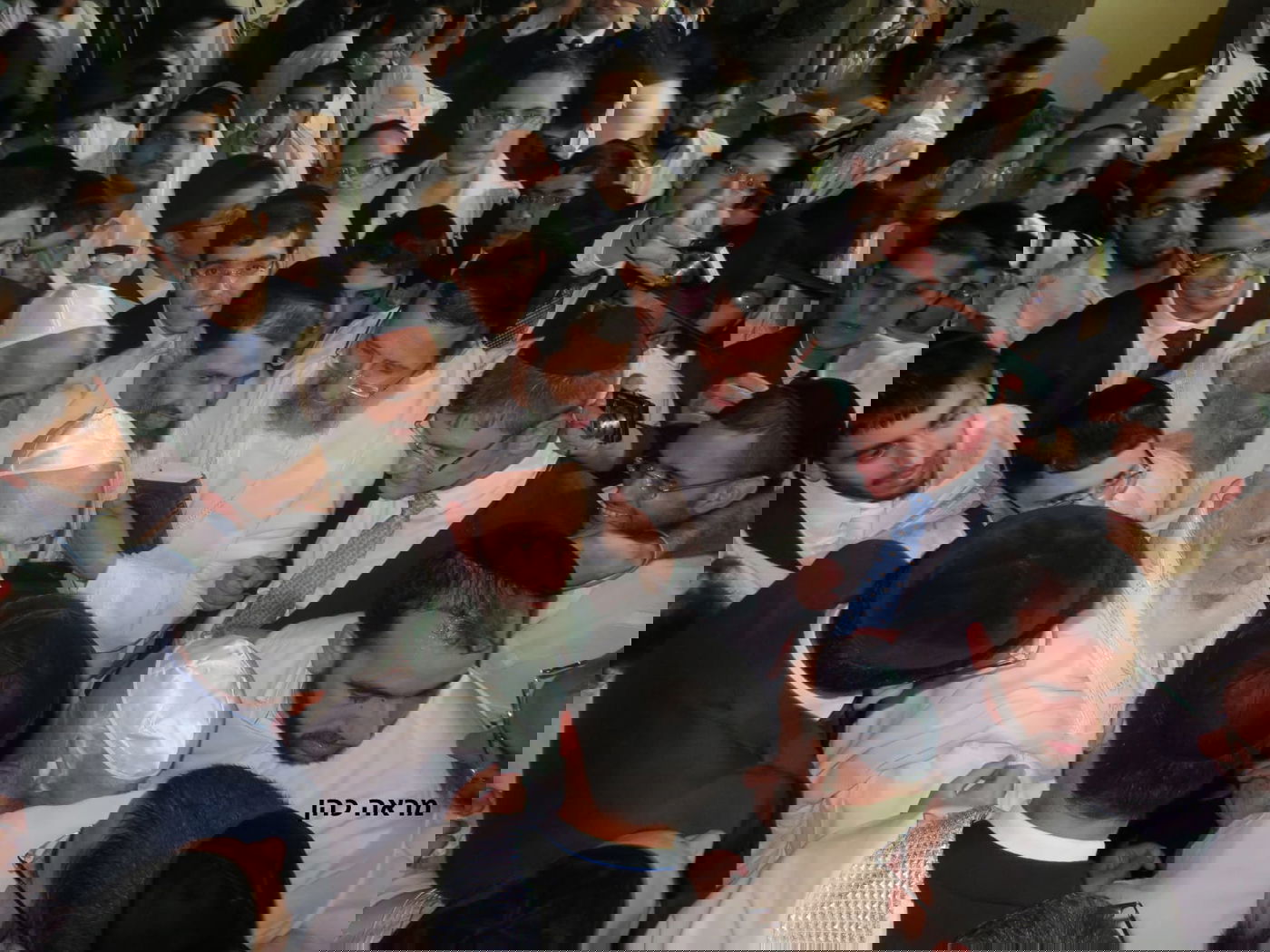 הגר"ש כהן והגר"ש בעדני בריקוד צאת כיפור