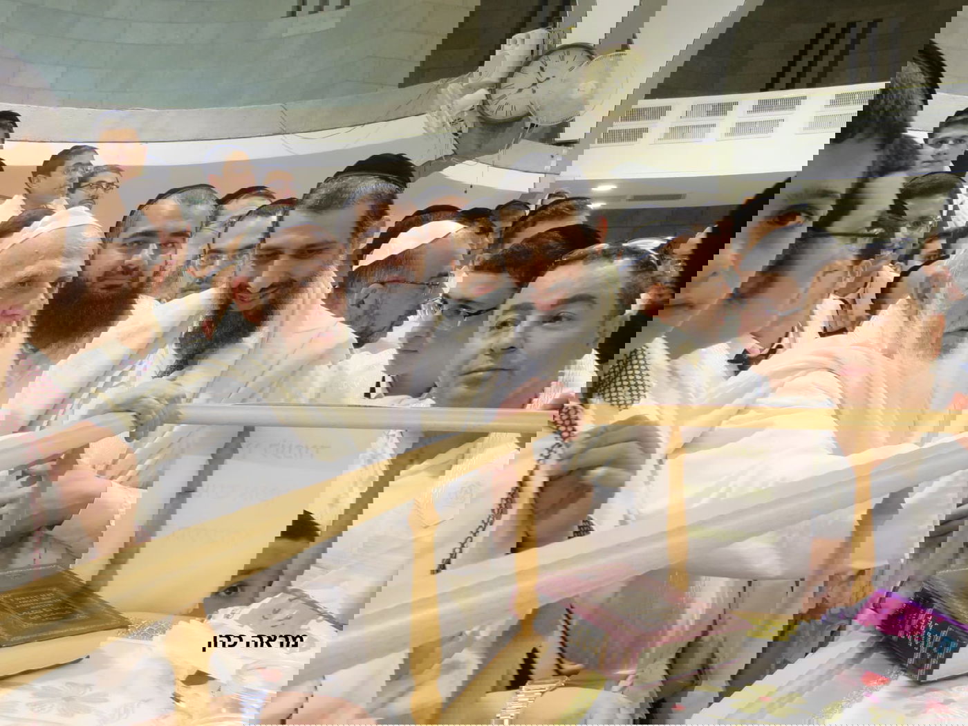 הגר"ש כהן והגר"ש בעדני בריקוד צאת כיפור