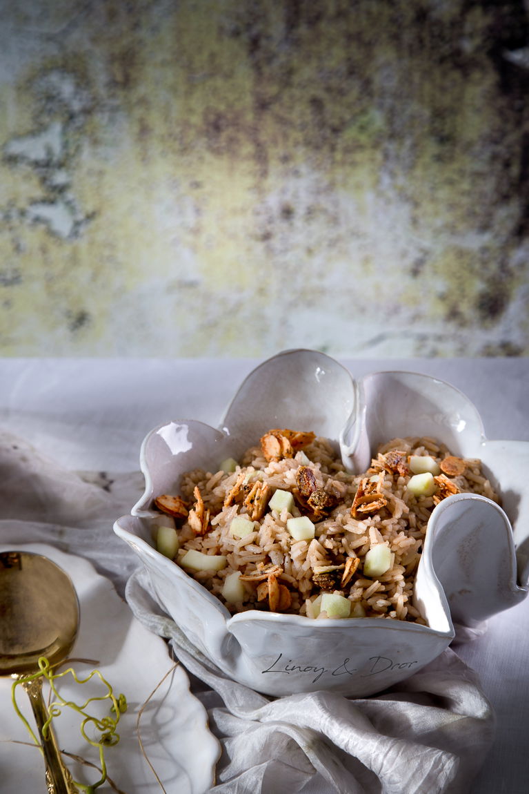 אורז בסמטי בחליטת ארל גריי ואמרטו בציפוי נוגטין שקדים ופיסטוק פיקנטי