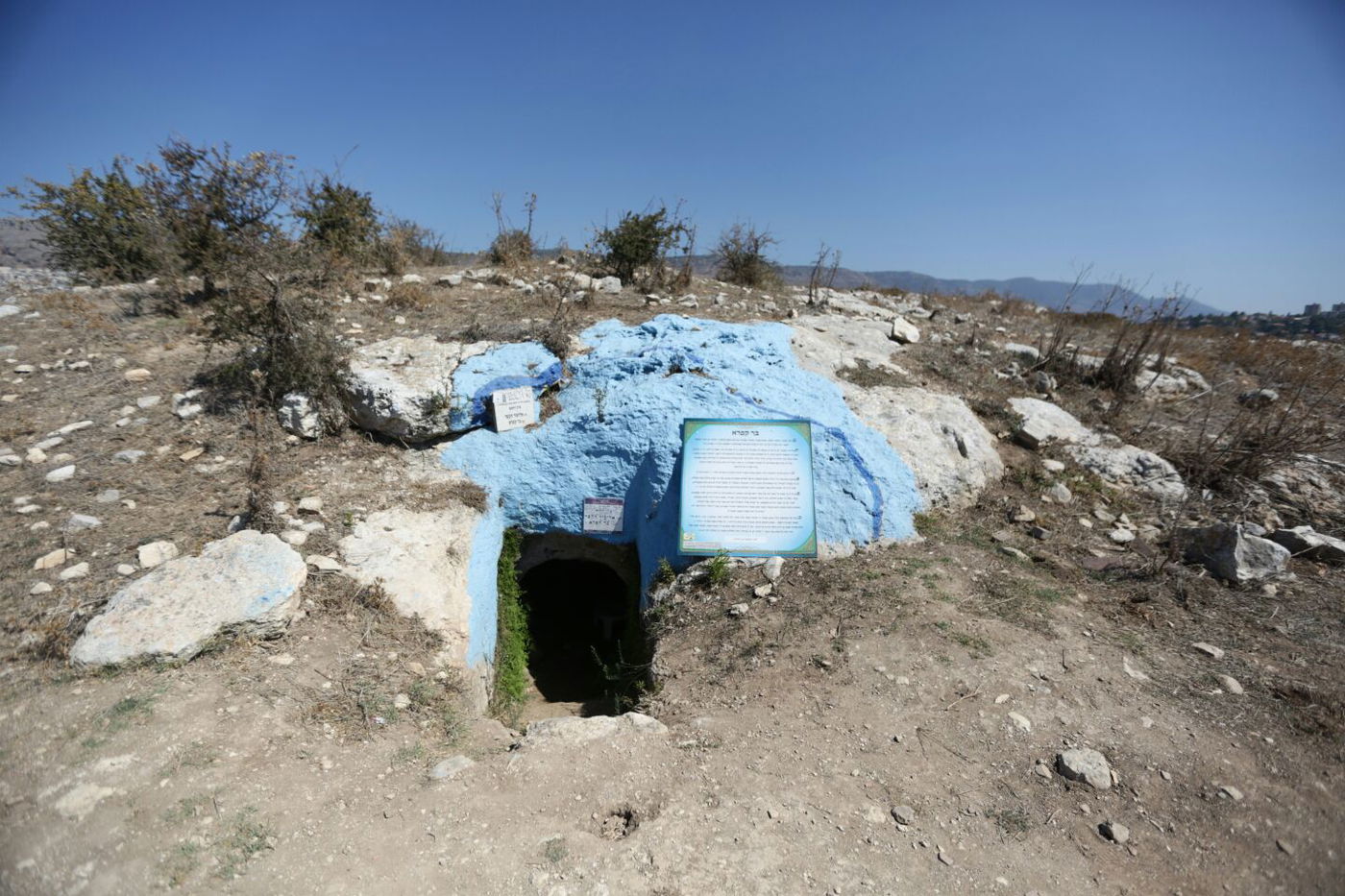 ערב סוכות: צלם "כיכר" עם המתפללים בקבר בן התנא שקבע מיהו 'גזלן'