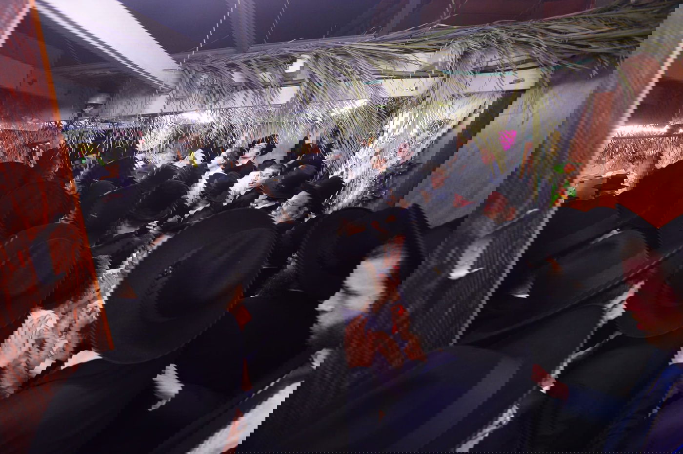 עם וופלים: שמחת החג אצל מרן הגר"ח קנייבסקי