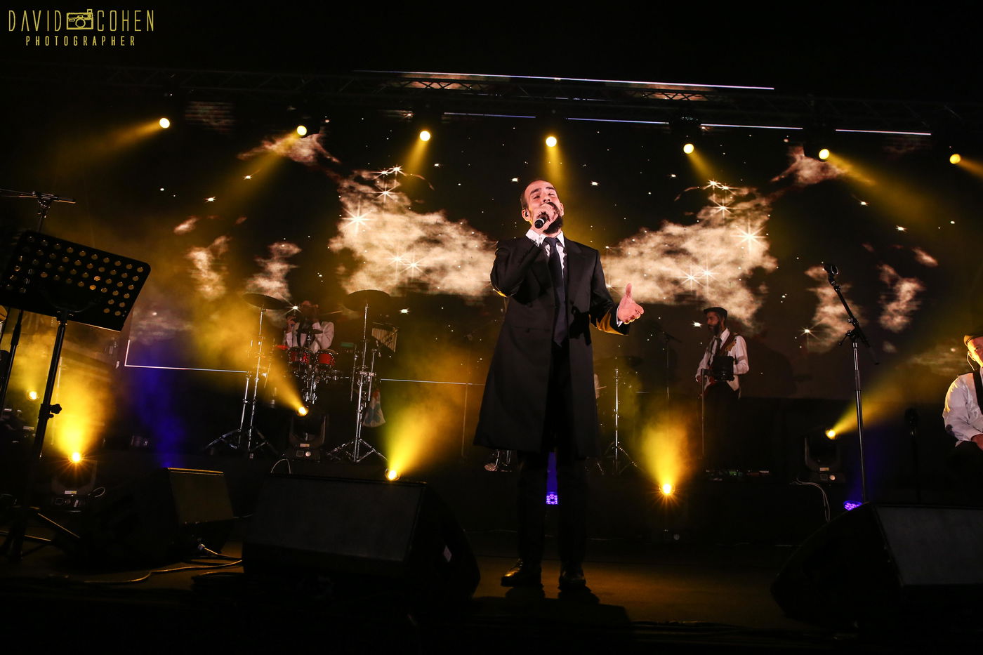 צפת: חמישה זמרים בשמחת בית השואבה