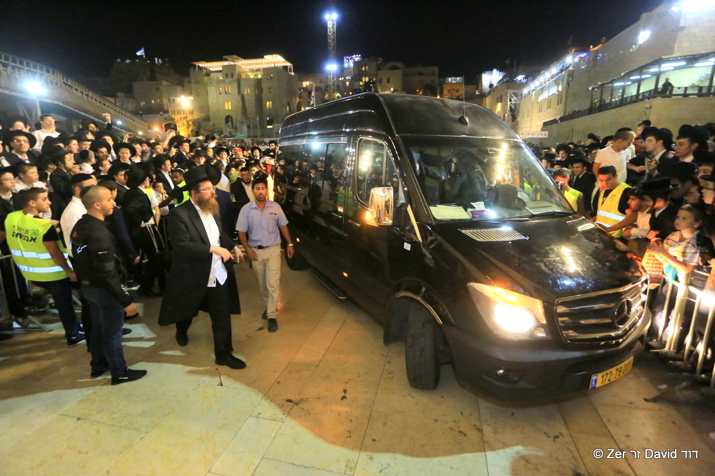 ה'עלייה לרגל' של הגר"ח קנייבסקי • תיעוד ענק