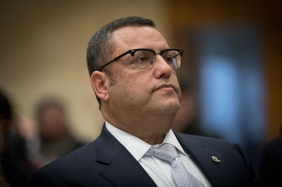 סקר סמית: ליאון מנצח כבר בסיבוב הראשון