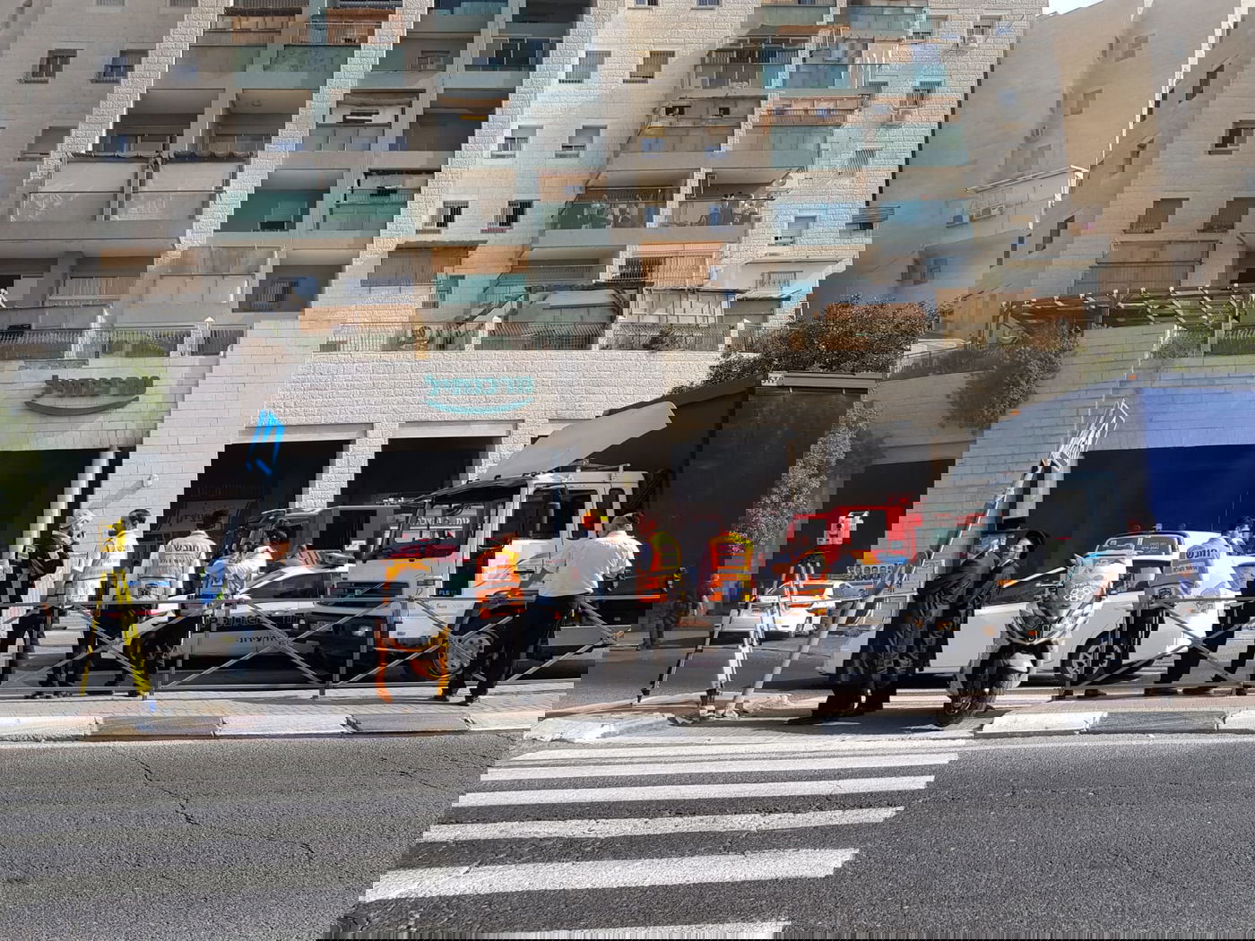 שריפה בבניין בגני גאולה; ילד נפצע קל