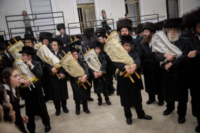 זמני כניסת ויציאת חג שמחת תורה ויו"ט שני