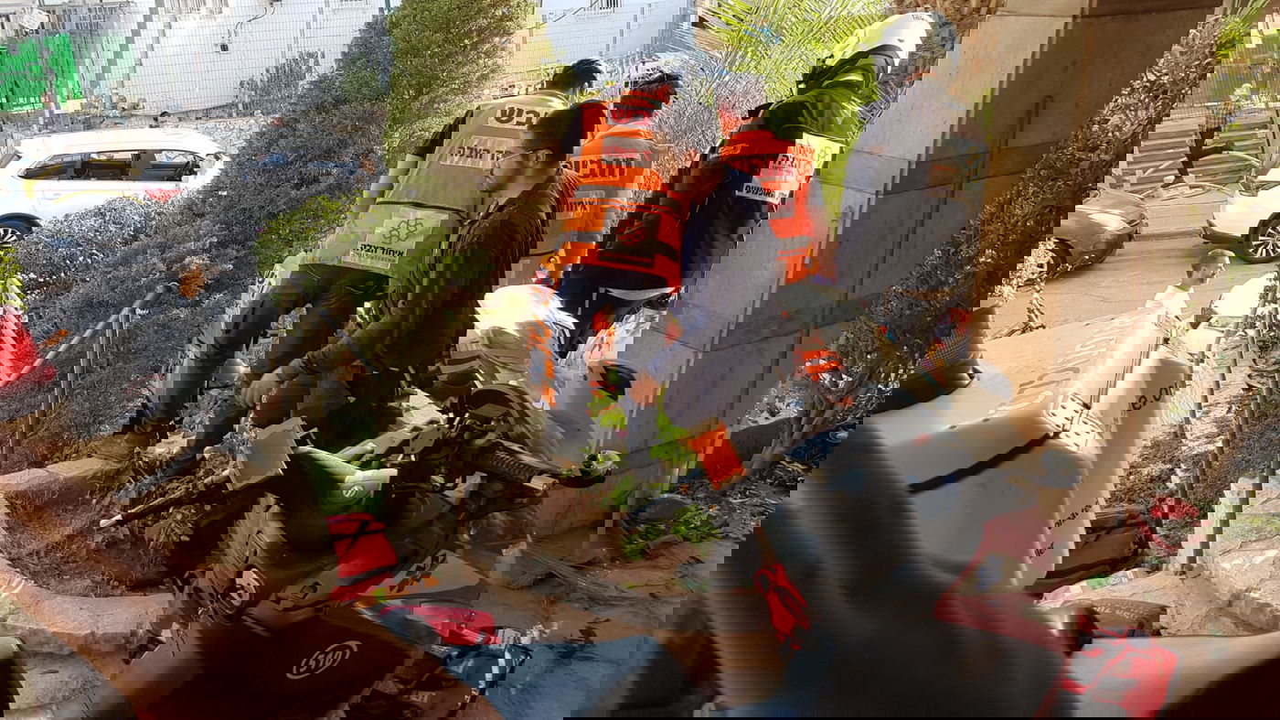 בן 60 נפל מגדר ברחוב ונפצע באורח בינוני