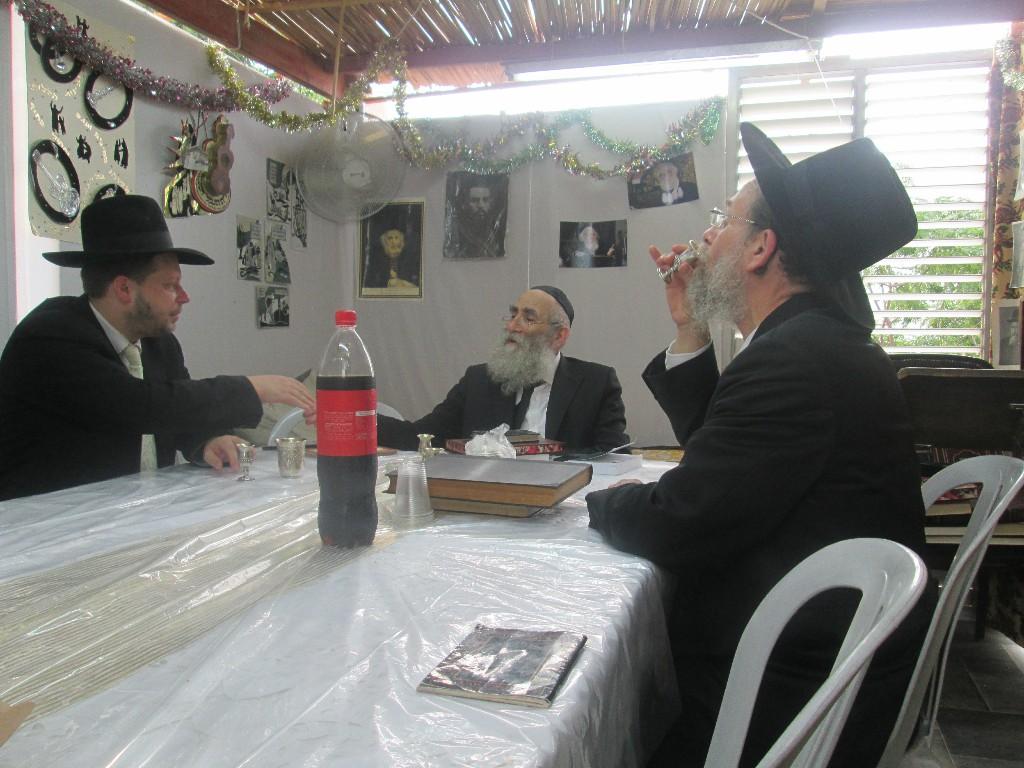 תיעוד: נציגי 'בני תורה' בבני ברק ב"לחיים"