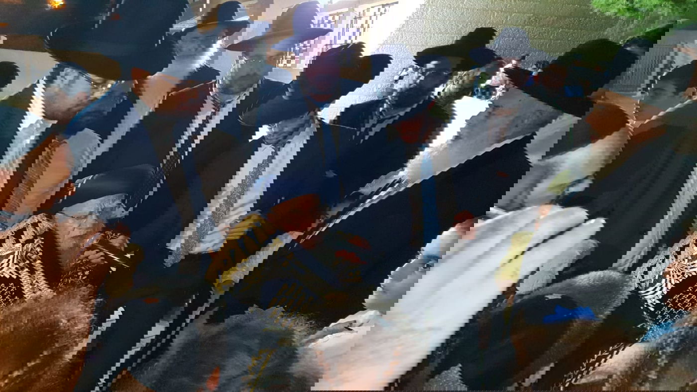 צפו: זקן הראשונים לציון שמח בשמחת התורה