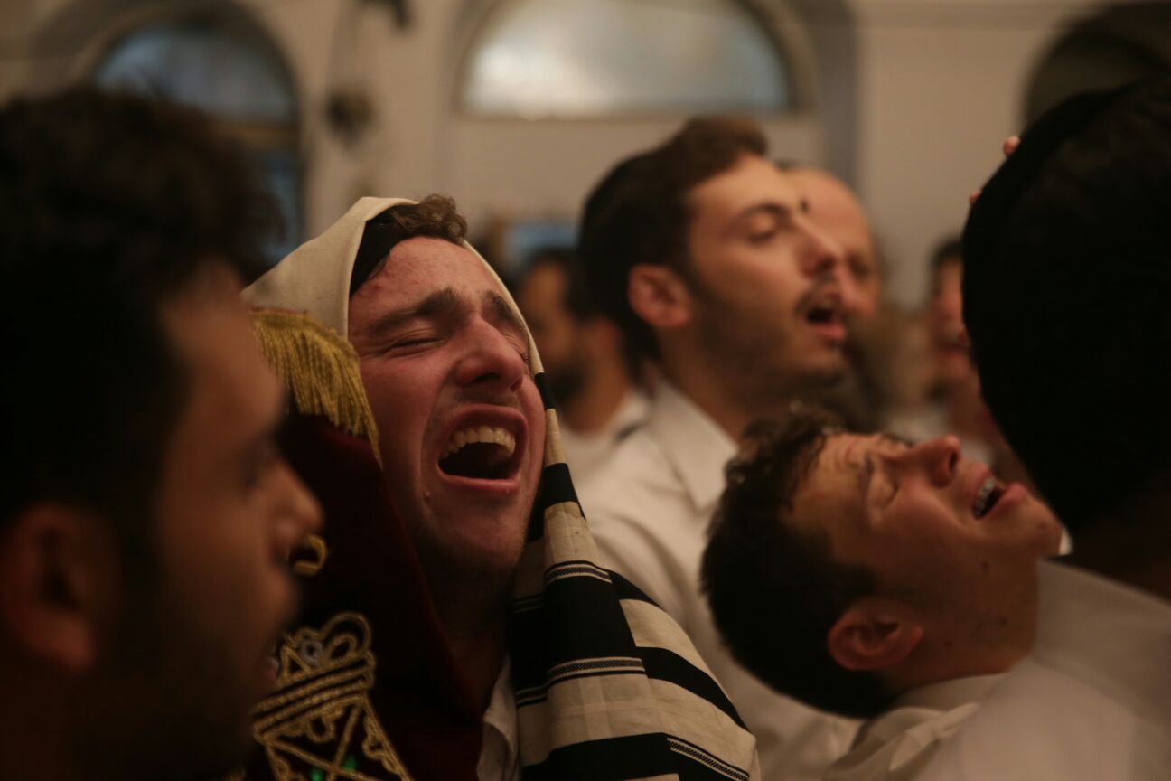 בדמעות ובגיל: הקפות שניות בישיבת רש"י