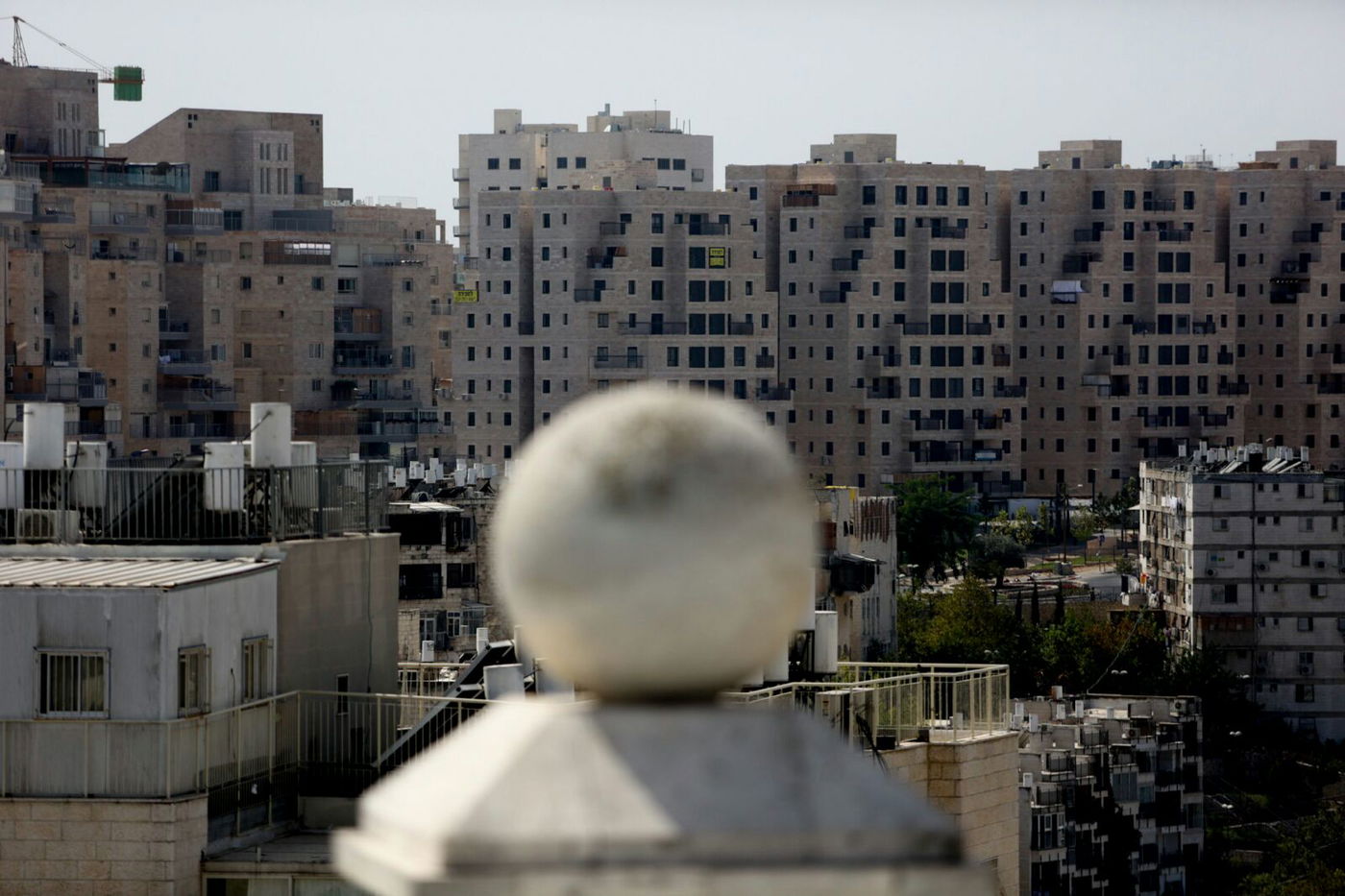 ירושלים - מגג בית המדרש של בעלזא. צפו