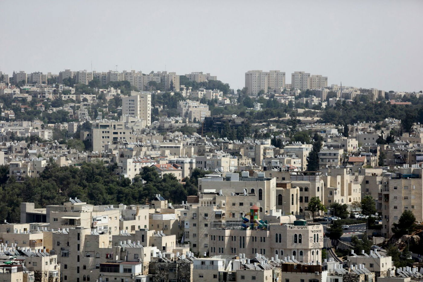 ירושלים - מגג בית המדרש של בעלזא. צפו