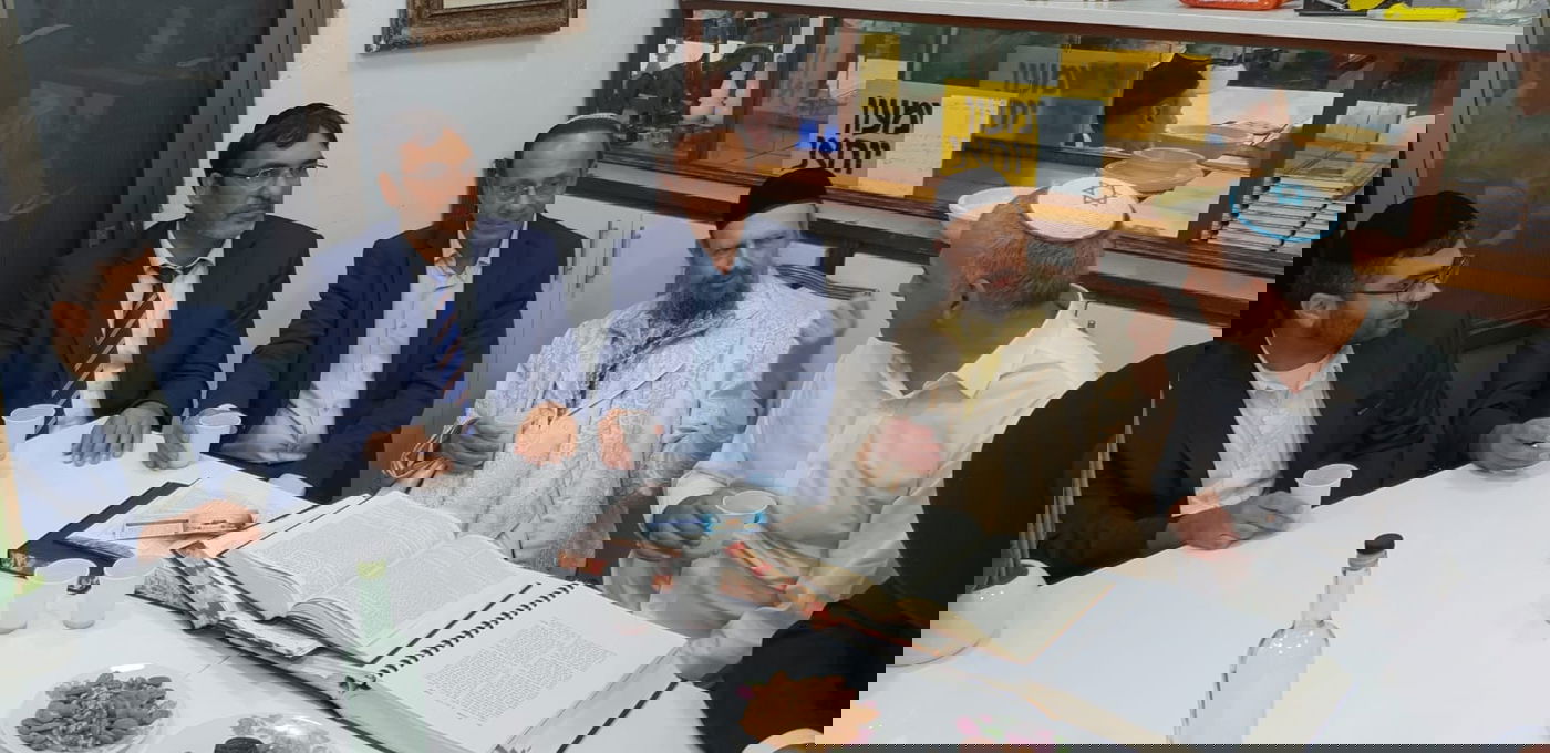 שר האוצר משה כחלון ביקר אצל המקובל רבי דב קוק