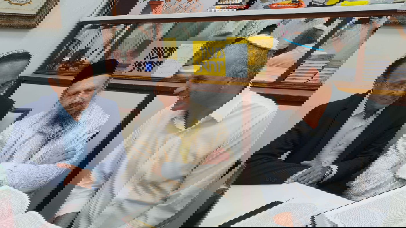 שר האוצר משה כחלון ביקר אצל המקובל רבי דב קוק