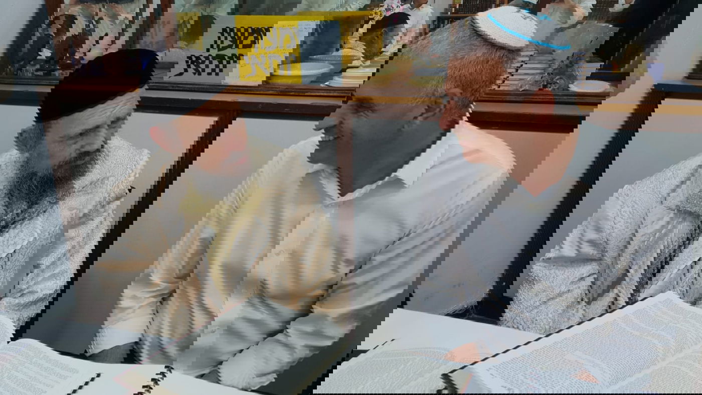 שר האוצר משה כחלון ביקר אצל המקובל רבי דב קוק