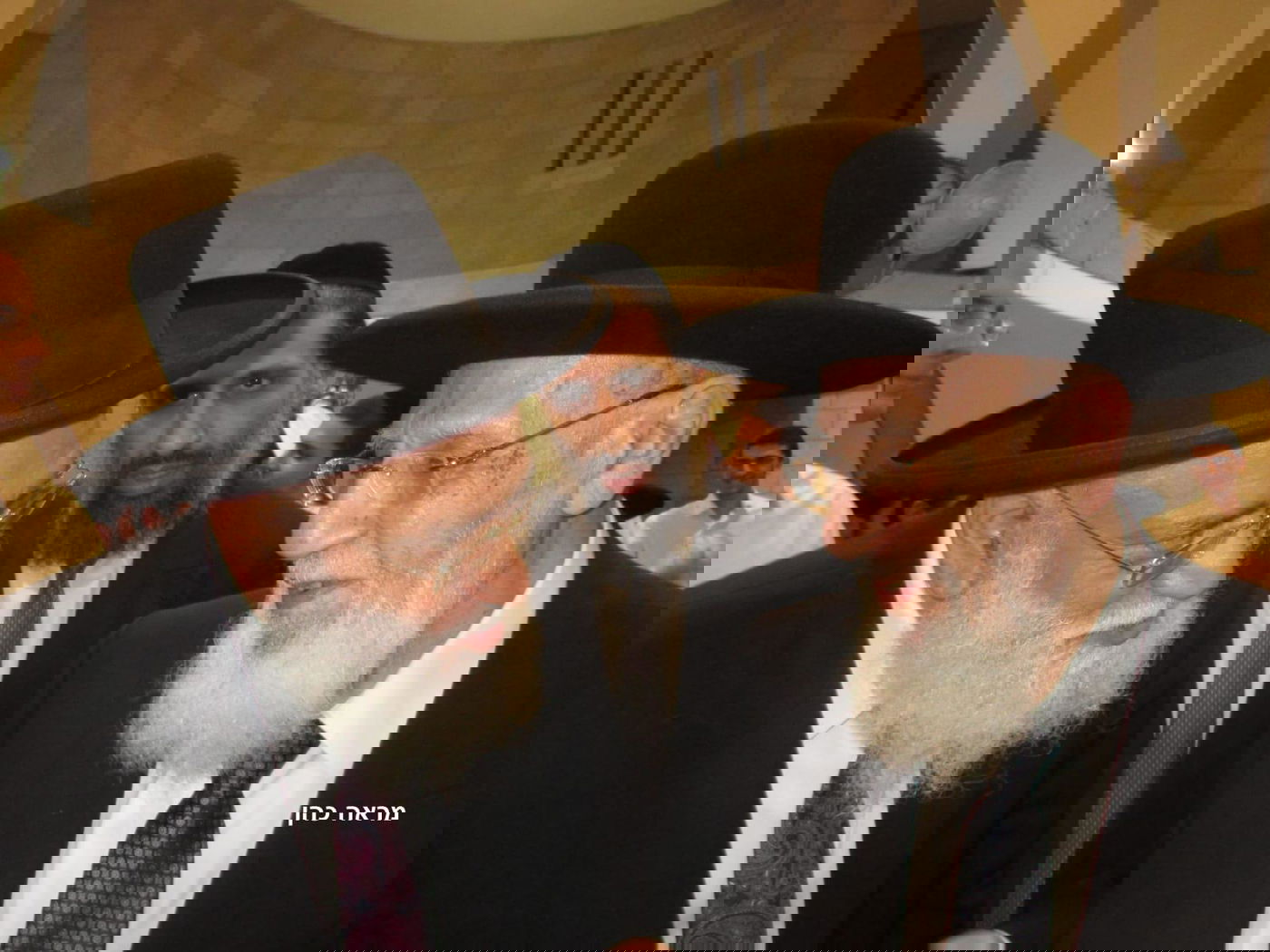 צפו: ראש הישיבה הגר"ש כהן שר בהקפות שניות