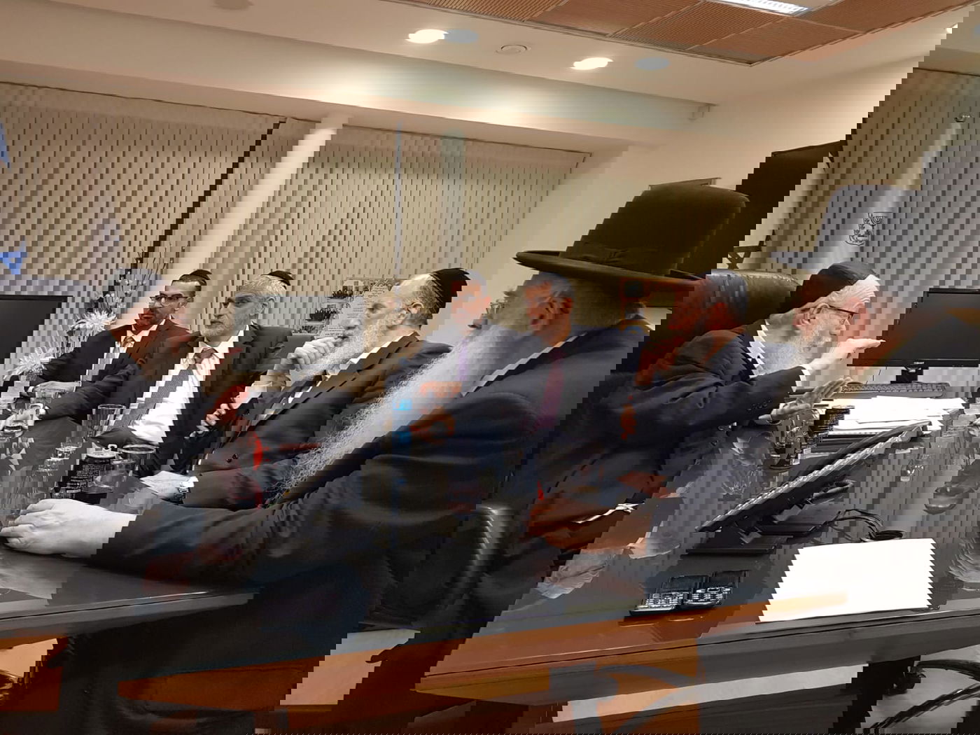 הנקמה בדרעי: השר יעקב ליצמן ואלי ישי נפגשו לראשונה