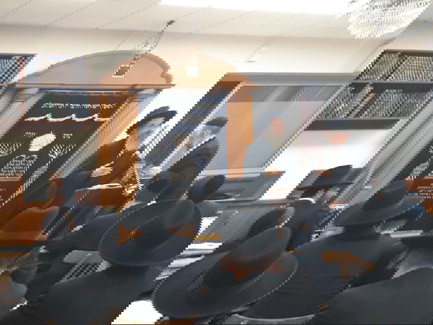 עם מתורגמן: מסע חבר ה'מועצת' לצרפת