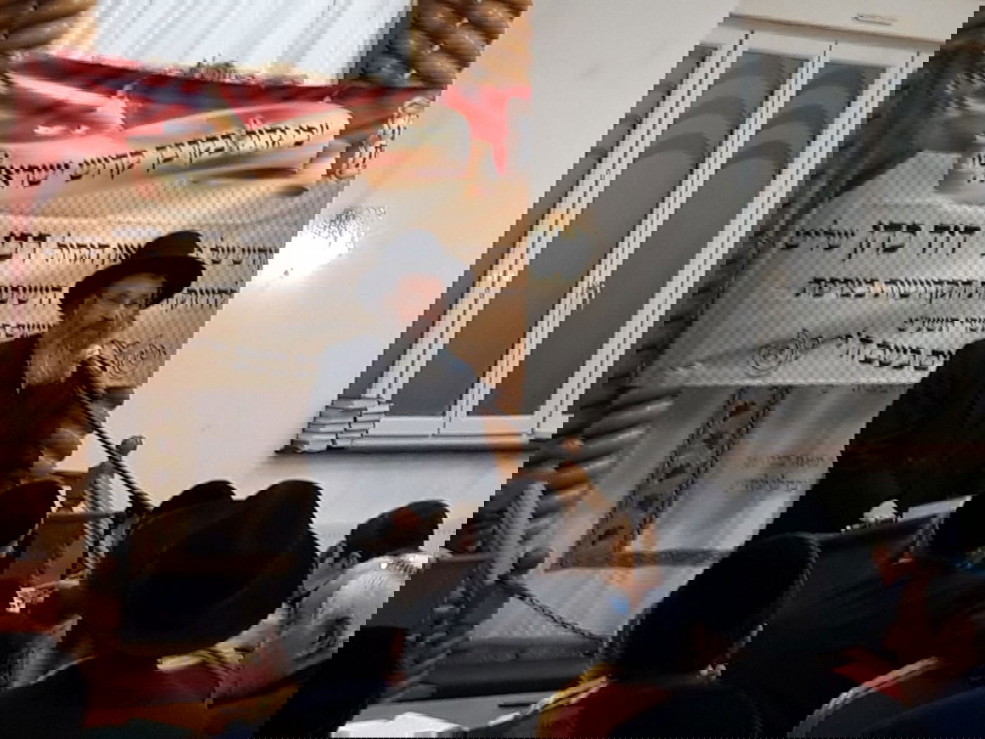 עם מתורגמן: מסע חבר ה'מועצת' לצרפת