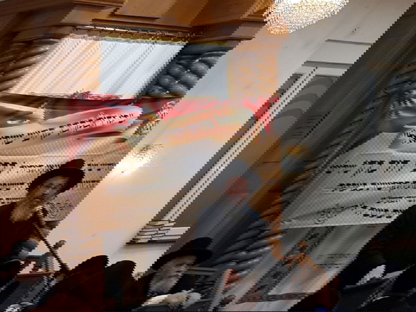 עם מתורגמן: מסע חבר ה'מועצת' לצרפת