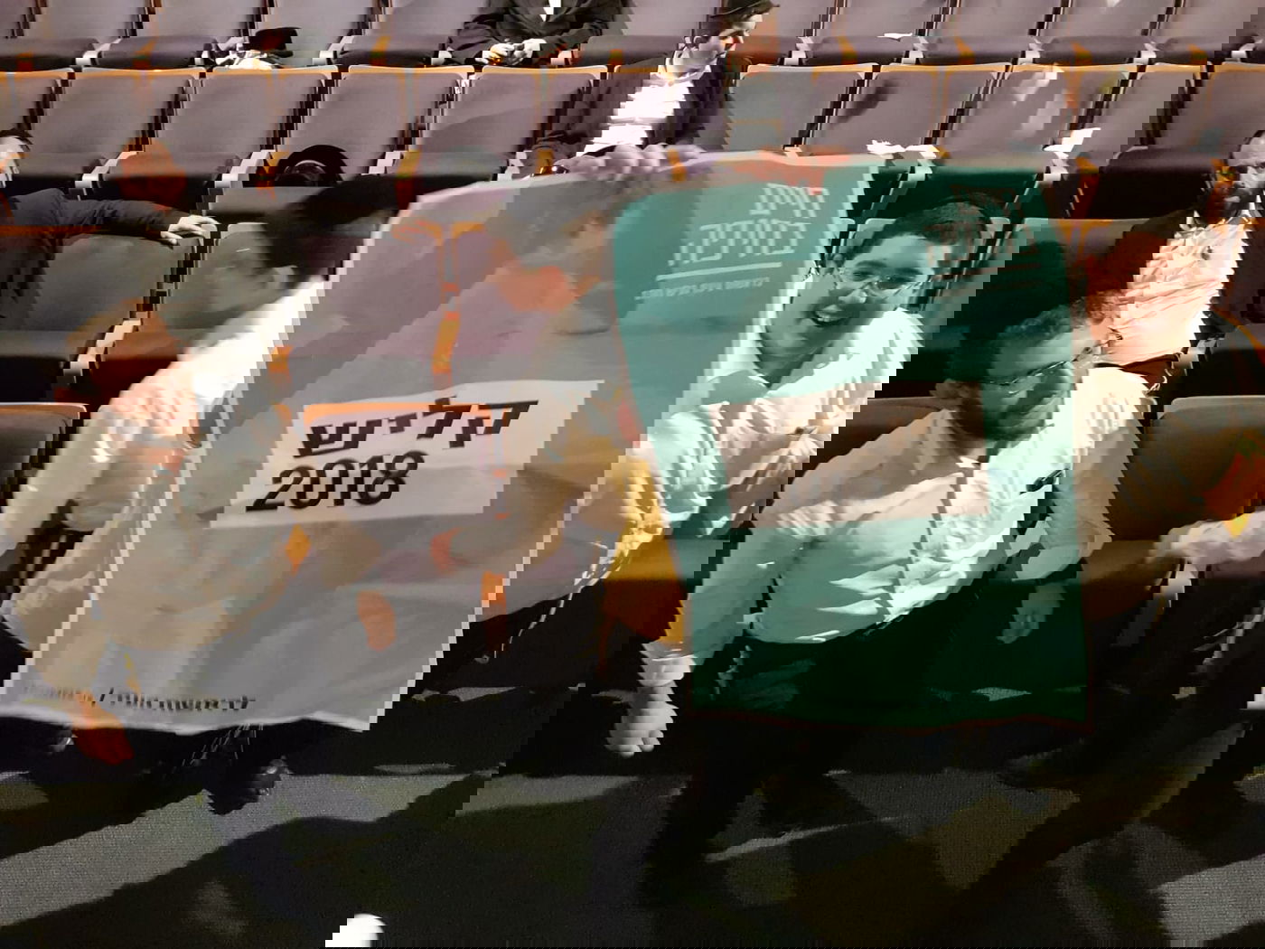 באירוע ביוזמת יונה יהב: שלטי תמיכה בעינת קליש