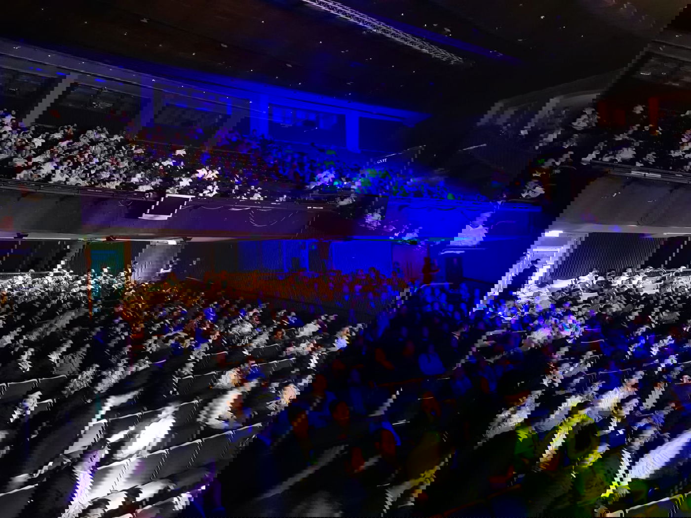 באירוע ביוזמת יונה יהב: שלטי תמיכה בעינת קליש