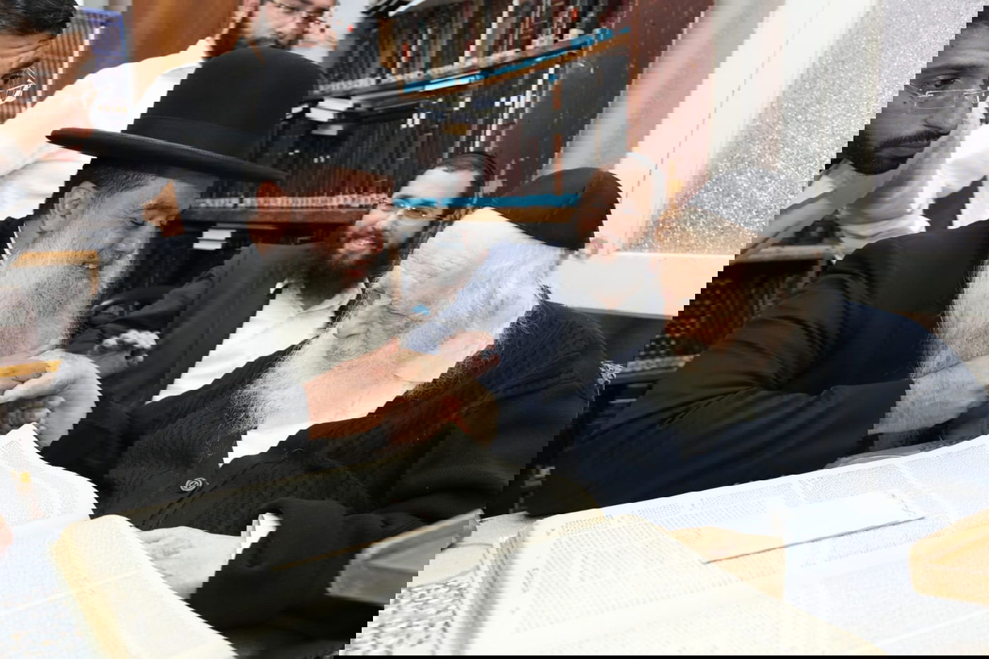 הרב יגאל כהן התברך אצל מרן שר התורה. צפו