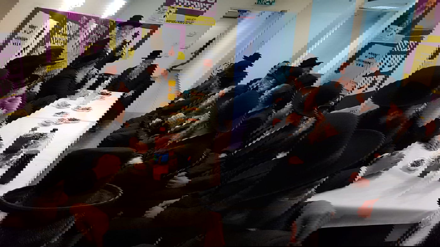 בבית שמש - מתיחות, בבני ברק - אחדות