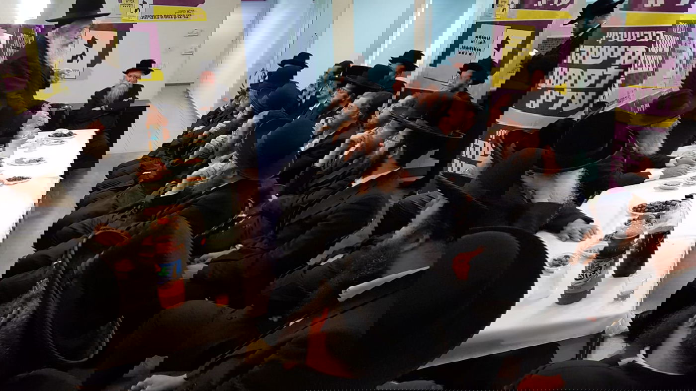 בבית שמש - מתיחות, בבני ברק - אחדות