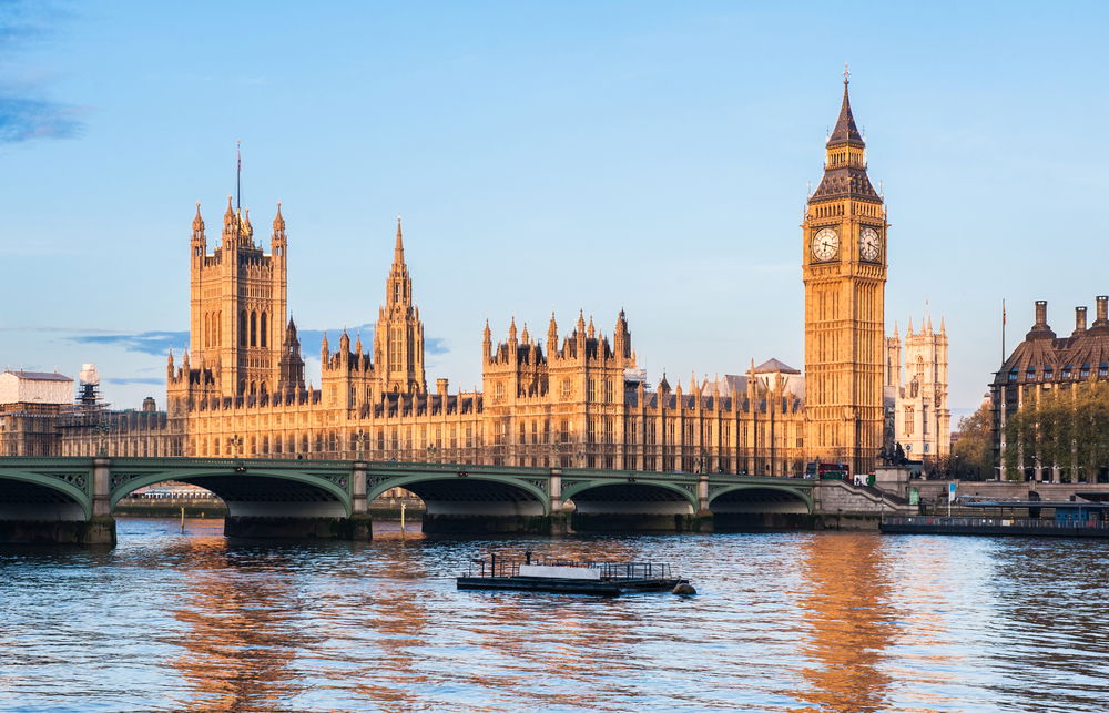 מבנה בתי הפרלמנט בלונדון