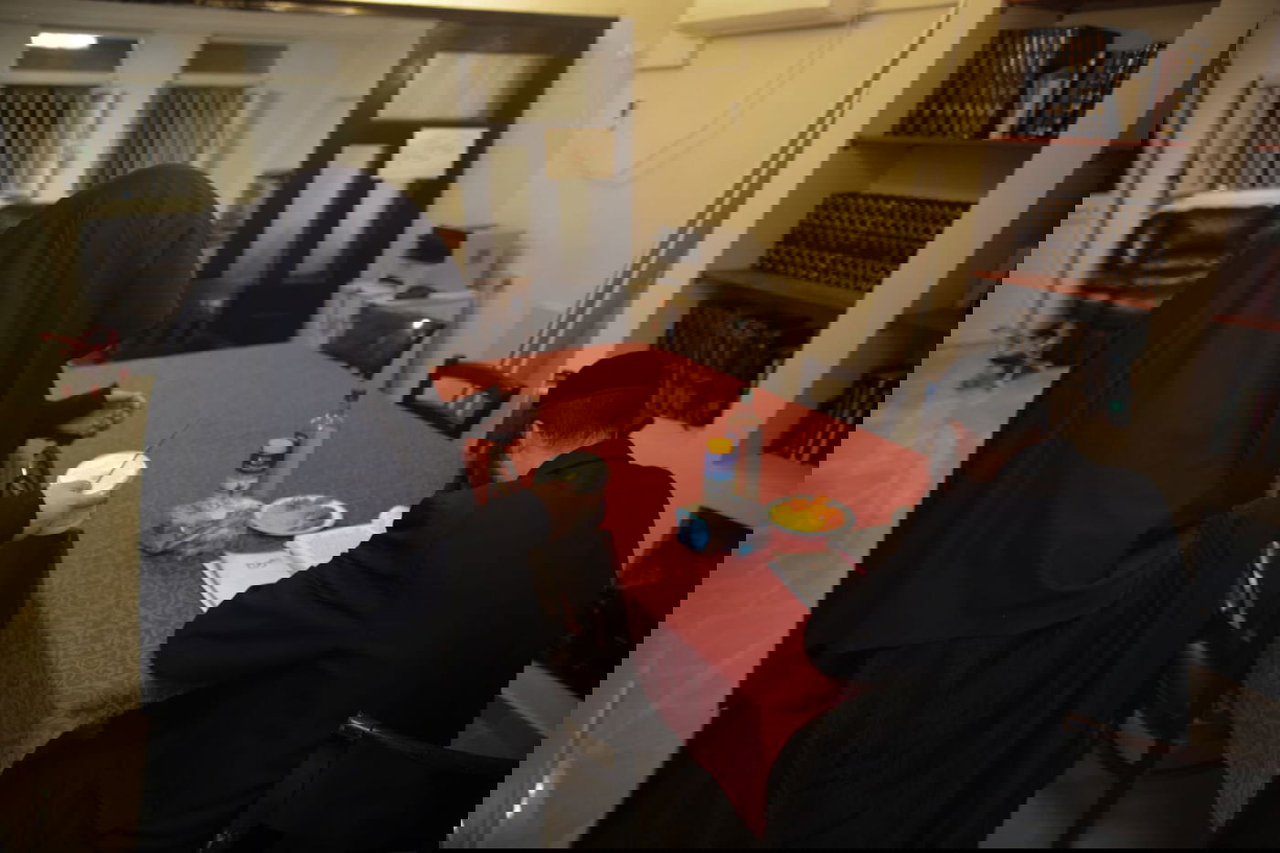 תיעוד נדיר ובלעדי: הצצה למשפחה מ"נשות השאלים"