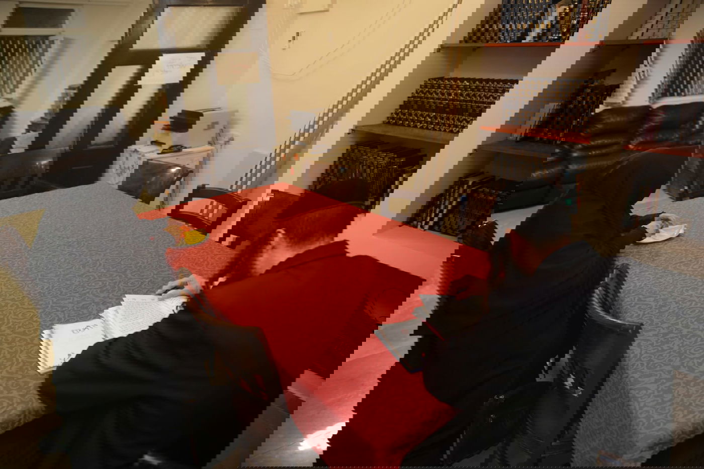 תיעוד נדיר ובלעדי: הצצה למשפחה מ"נשות השאלים"