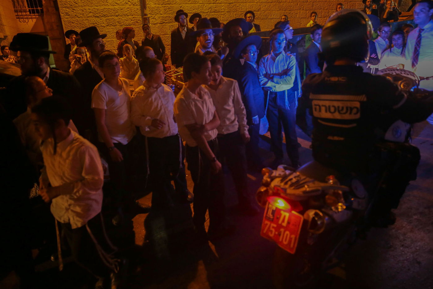 קיצונים תקפו חייל חרדי ליד "גאולה" • צפו