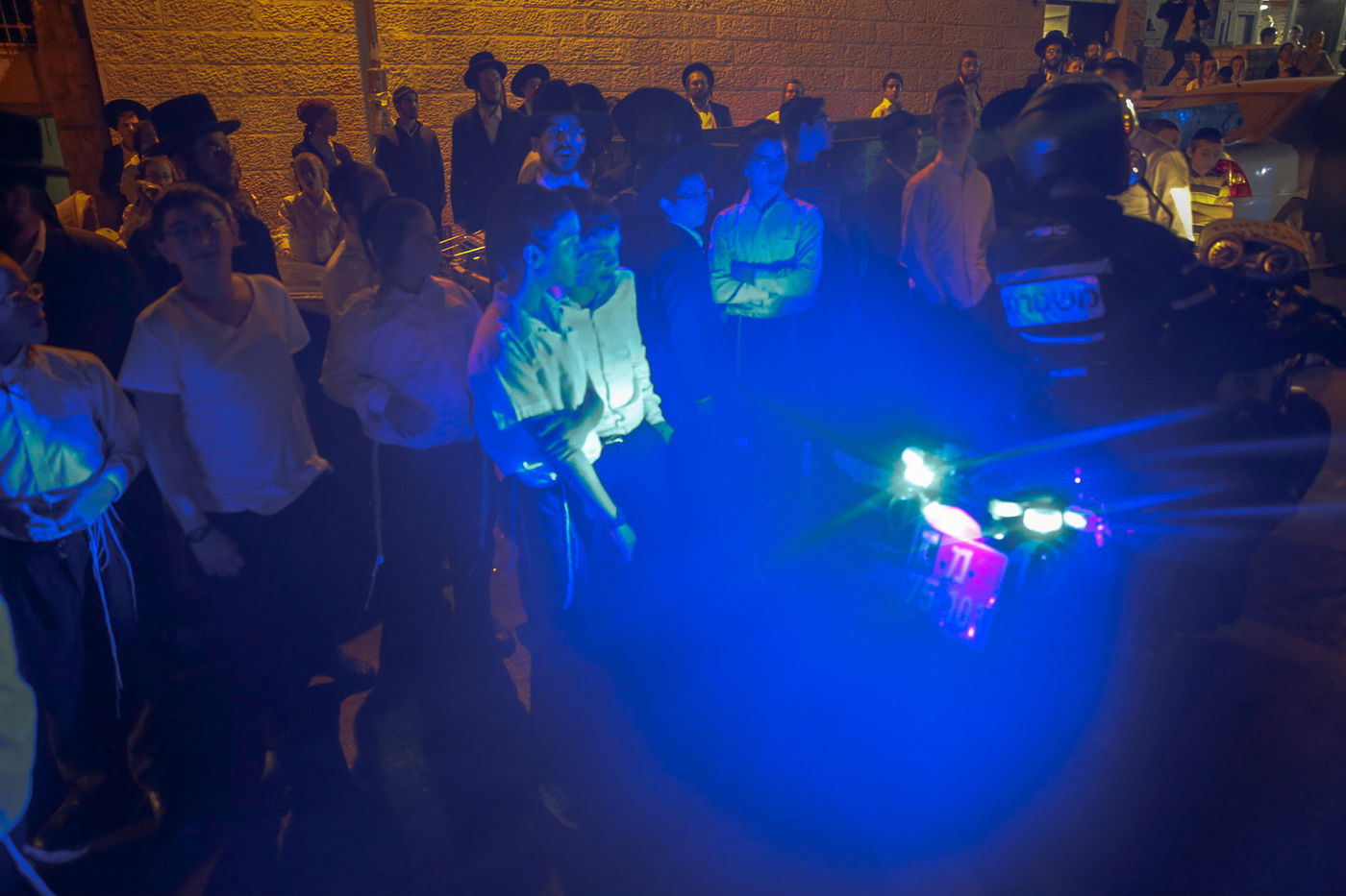 קיצונים תקפו חייל חרדי ליד "גאולה" • צפו