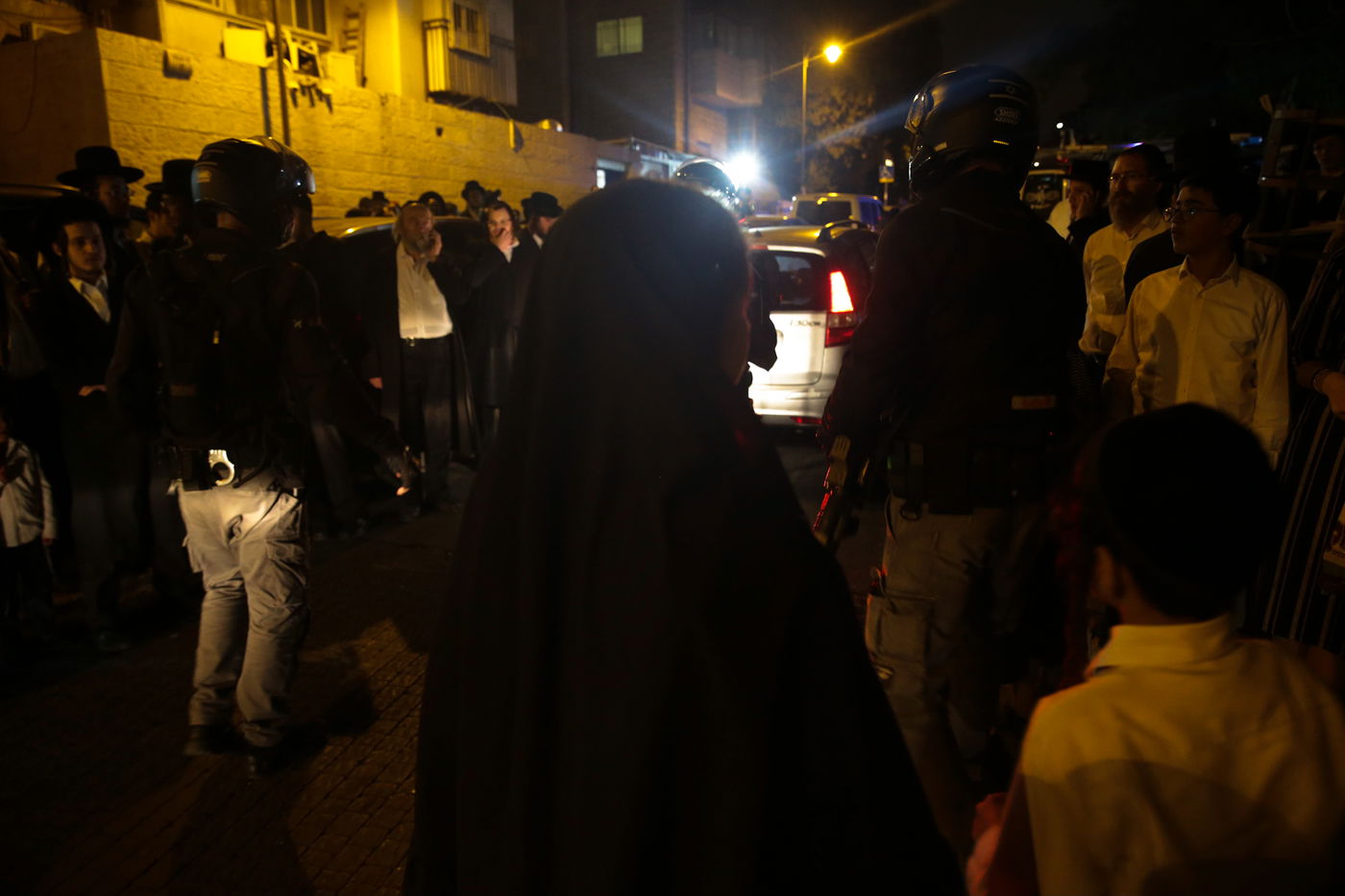 קיצונים תקפו חייל חרדי ליד "גאולה" • צפו