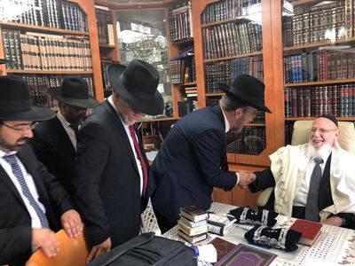 פינדרוס במעונו של הגר"ש כהן, הבוקר