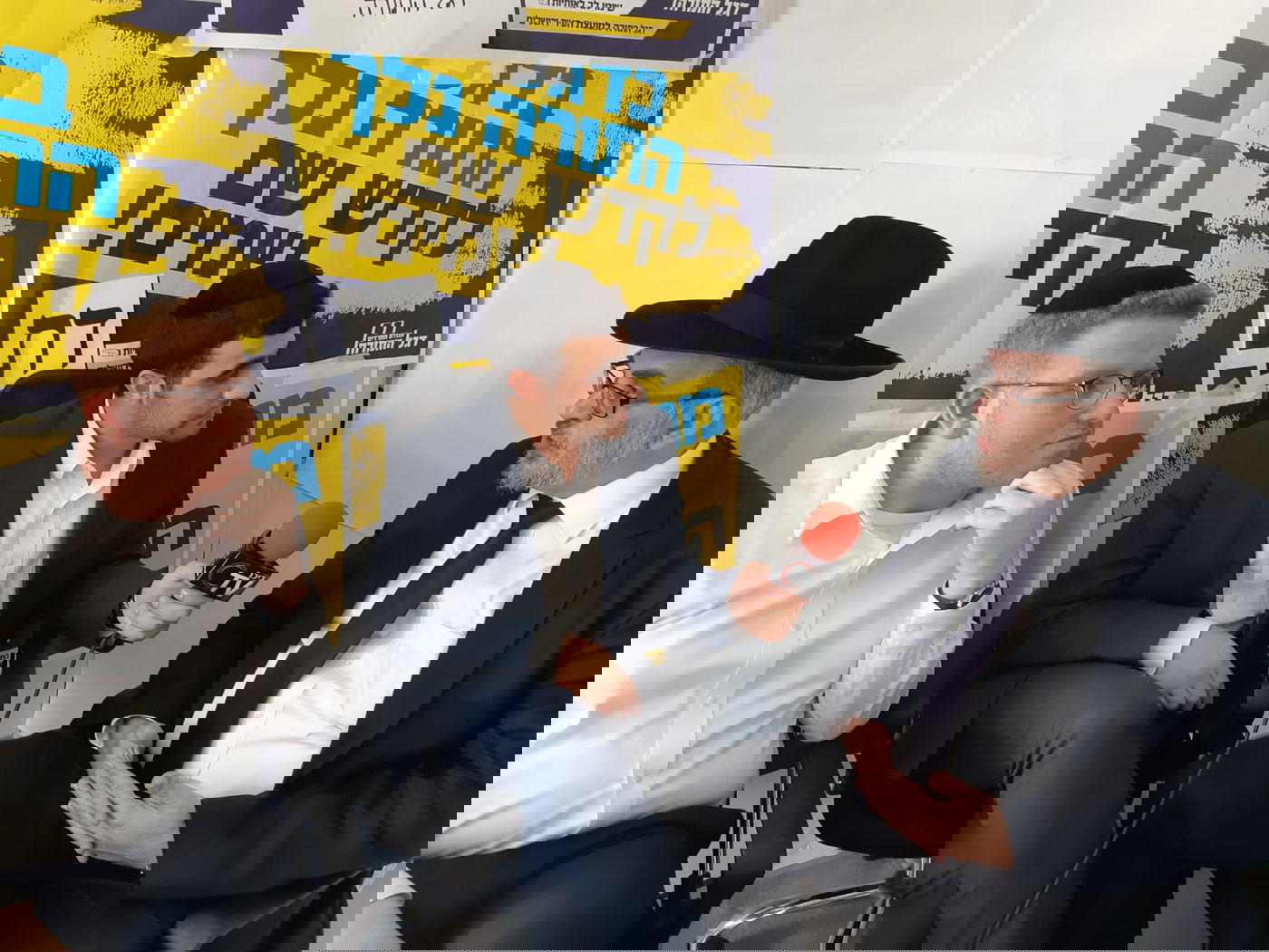 אשר בראיון זועם: 'אין קבוצה עם כל כך הרבה אנשים כמונו'