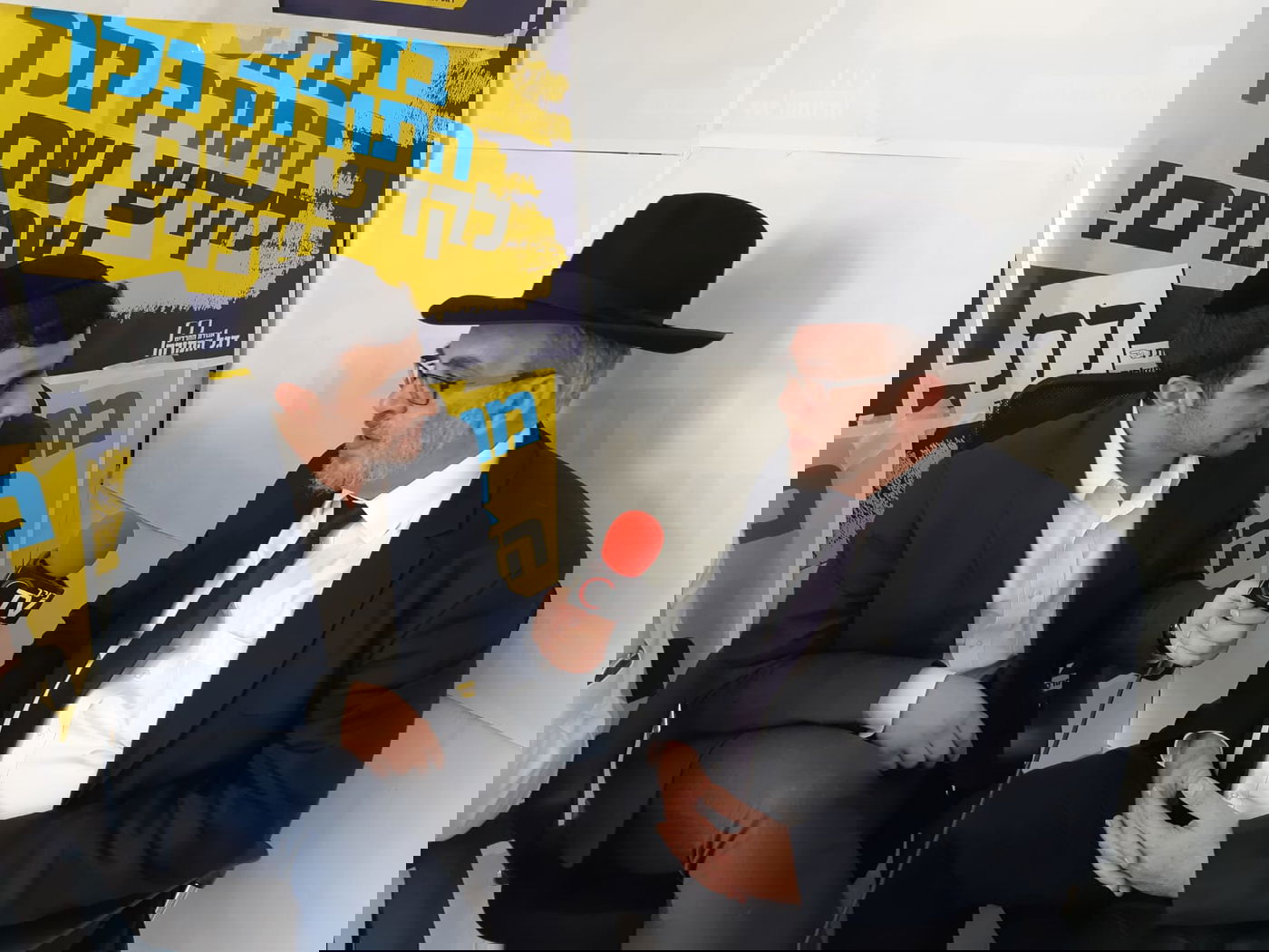 אשר בראיון זועם: 'אין קבוצה עם כל כך הרבה אנשים כמונו'