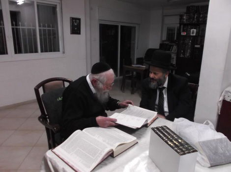 יצירת פאר: ספר "אבן ברורה" מתקבל אצל גדולי ישראל