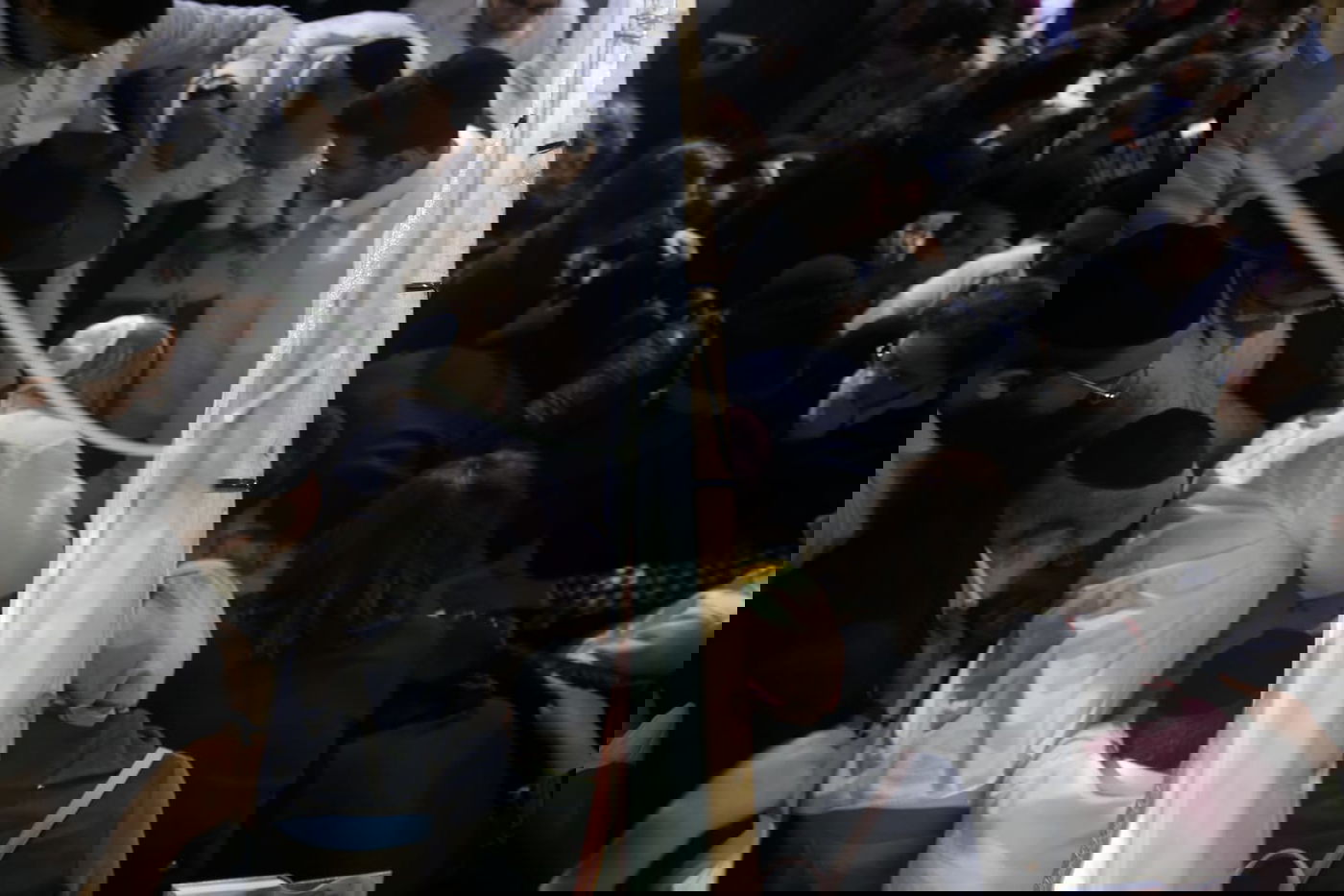 אלפים בקברו של מרן הגר"ע יוסף זצוק"ל