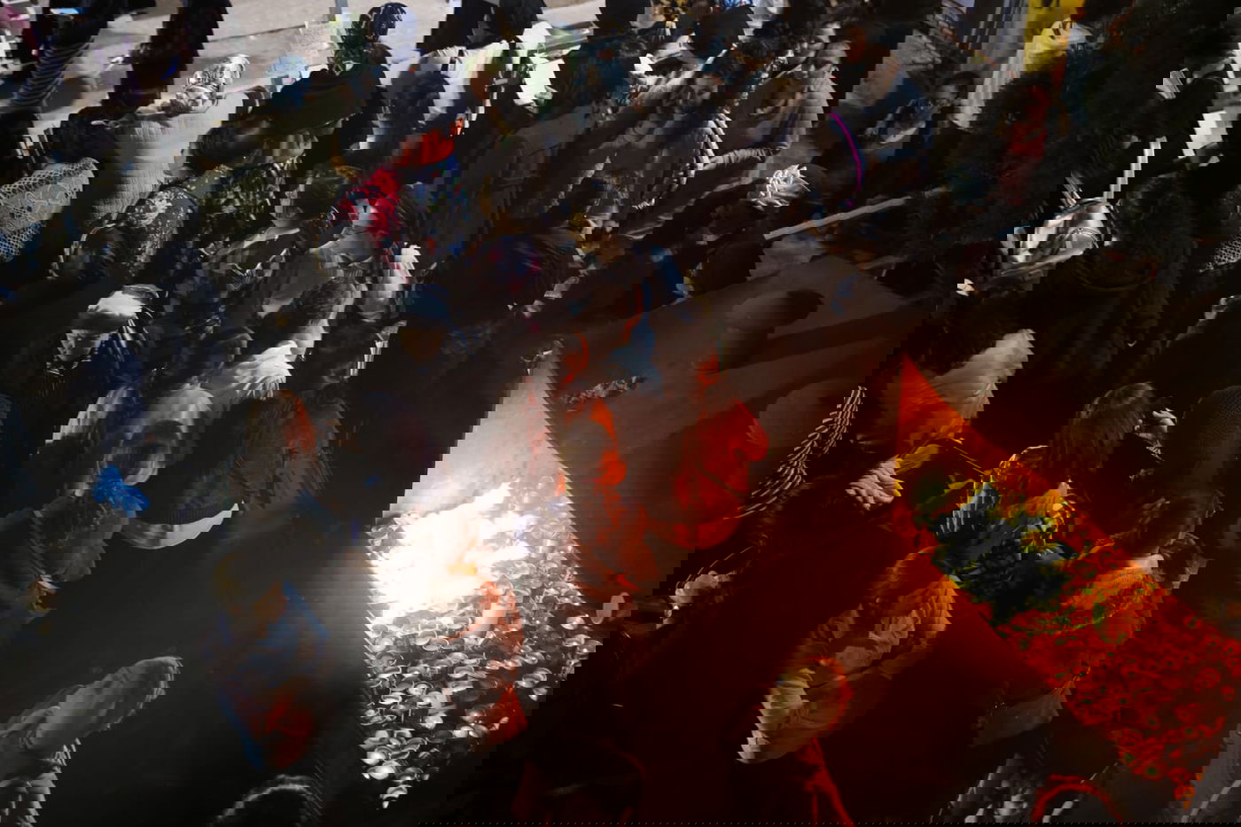 אלפים בקברו של מרן הגר"ע יוסף זצוק"ל