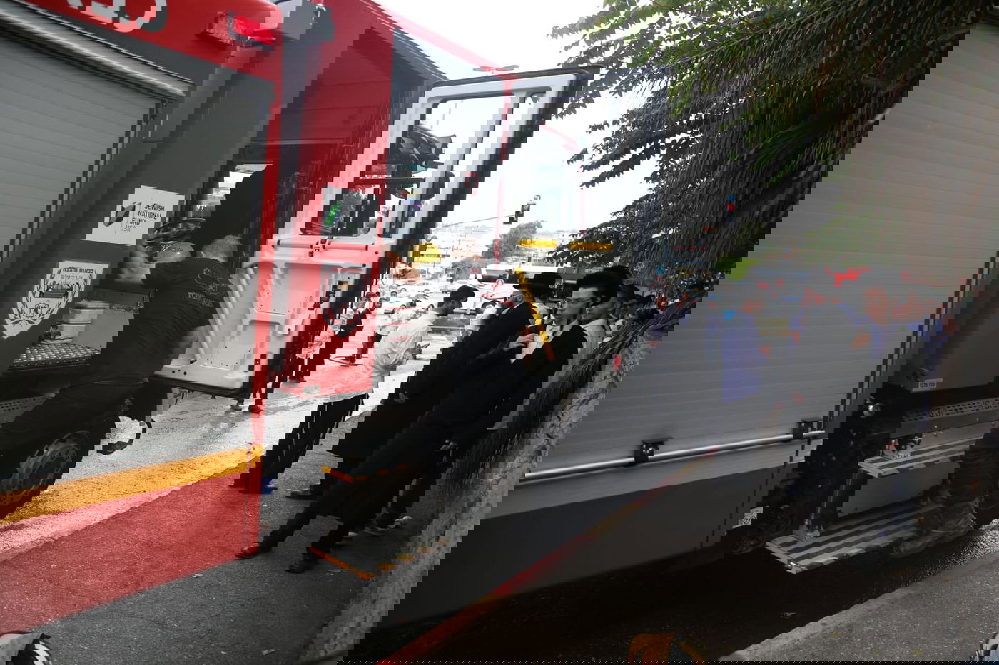 3 נפצעו קל בשריפה שפרצה בישיבה בירושלים